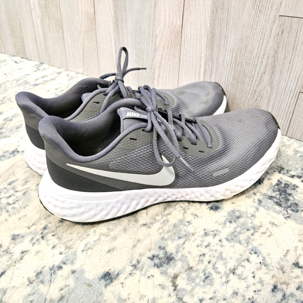 mens nike revolution 5